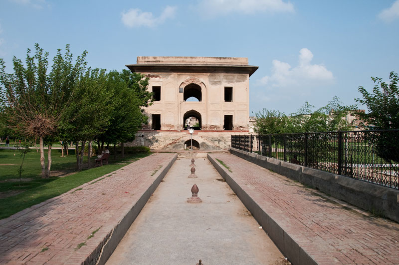 Nadira-Begum-Tomb
